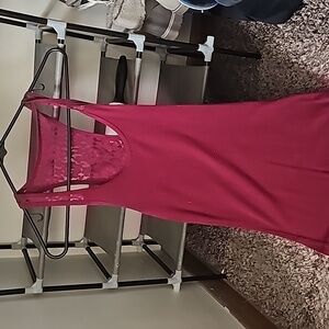 Women's burgundy ribbed tank top